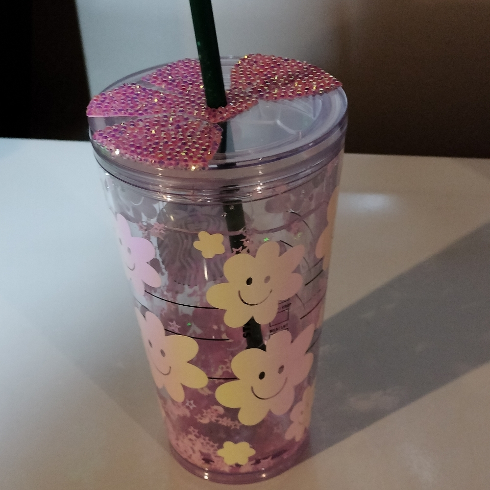 Beautiful pink bow snow globe tumbler